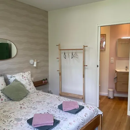 Cosy Dans Dépendance Avec Abri Vélos Séjour chez l'habitant Saumur